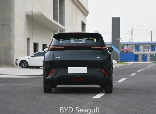 330kw Capacidade máxima da bateria Byd Seagull EV Carro em preto e branco com alcance de 405km