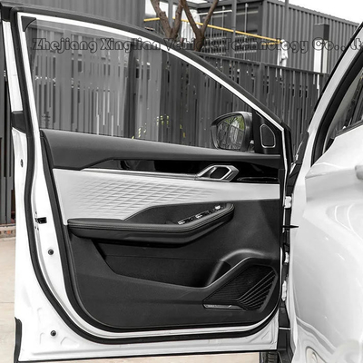 Geely Binyue Pequeno SUV 4 Wheel Drive Turbo Petróleo Elétrico Couro Branco LED com Peças