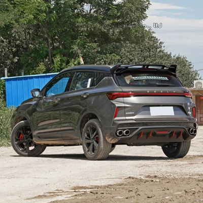 Carro Elétrico Geely Binyue Veículos Energéticos Geely Coolray Cor Azul nas Condições da Estrada