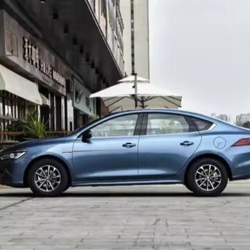 Personalização 2024 Byd Qin Plus Honor Edition Dm-I 55km Leading Edition Veículo Energético