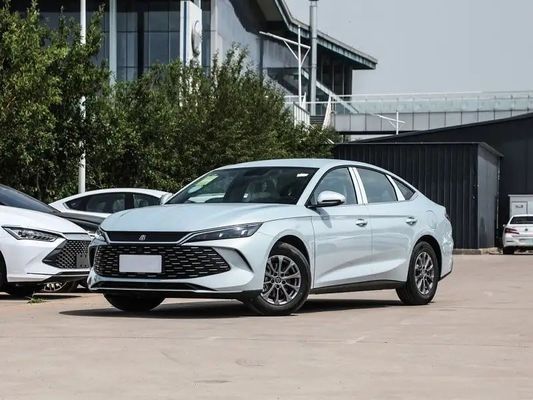 2024 Byd Qin L Dm-I Long Range 80km 120km Plug-in Hybrid Completa Kilometragem 2100 Km Veículo energético Veículo EV Tempo de carregamento 3,42 Horas