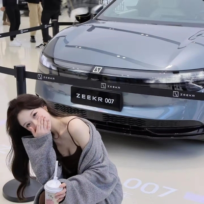 Direção esquerda Zeekr 007 Carro elétrico 4WD de alta velocidade com orientação on-line e alcance de 870 km