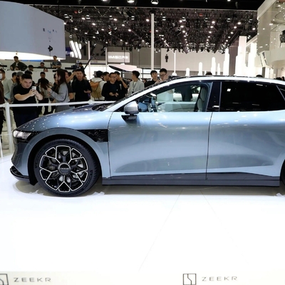 Direção esquerda Zeekr 007 Carro elétrico 4WD de alta velocidade com orientação on-line e alcance de 870 km