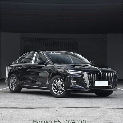 2024 Hongqi H5 SUV de 2,0 t 224 HP Elétrico com volante multifunção Cores interiores claras e escuras