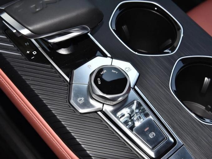 Chang′an Uni-T Compact SUV 1.5t 2.0t 7 Speed Dual Clutch Cheap Best-Selling New Gasoline Car Changan Uni T